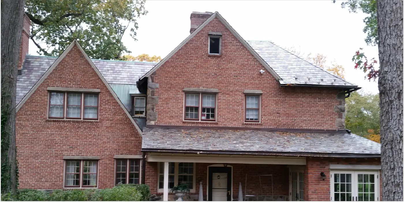 Same estate, front in Huntington after slate cleaning